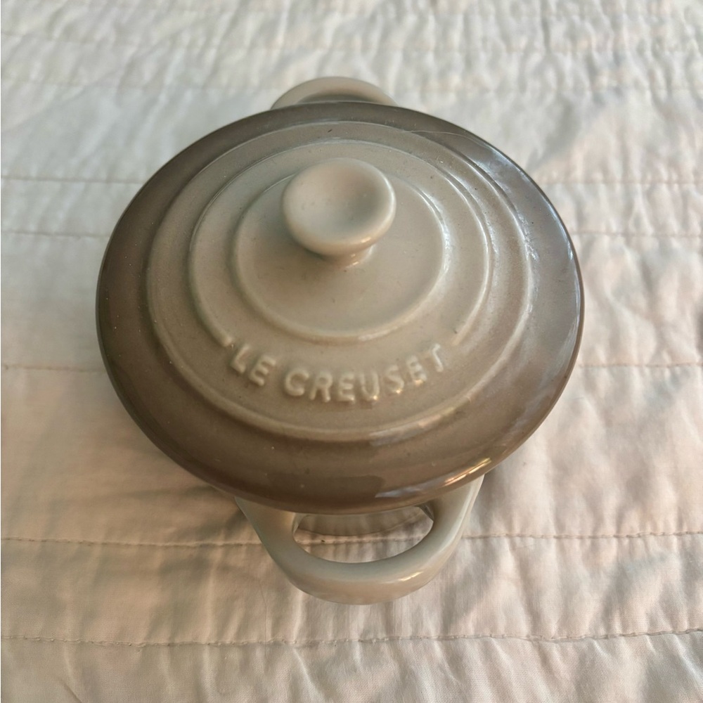 Le Creuset Nutmeg Mini Cocotte 8oz - Picture 4 of 8